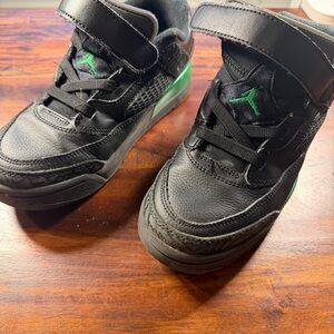 Nike Air Jordan Kids 13C Black Green Velcro Strap Sneakers FQ3951-003